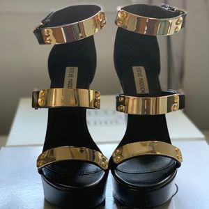 Steve Madden Whitneyy (size 7) in BLACK